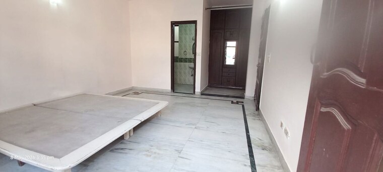 Room, sector 40 2 Bedroom 1440 Sq.Ft. Builder Floor In Sector 40 Gurgaon 10492336