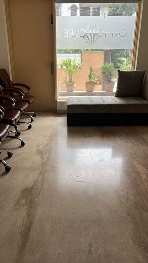 Parking in 3 BHK Builder Floor at Sector 40 – for Rent