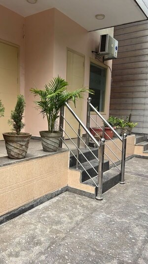 Gym in 3 BHK Builder Floor at Sector 40 – for Rent