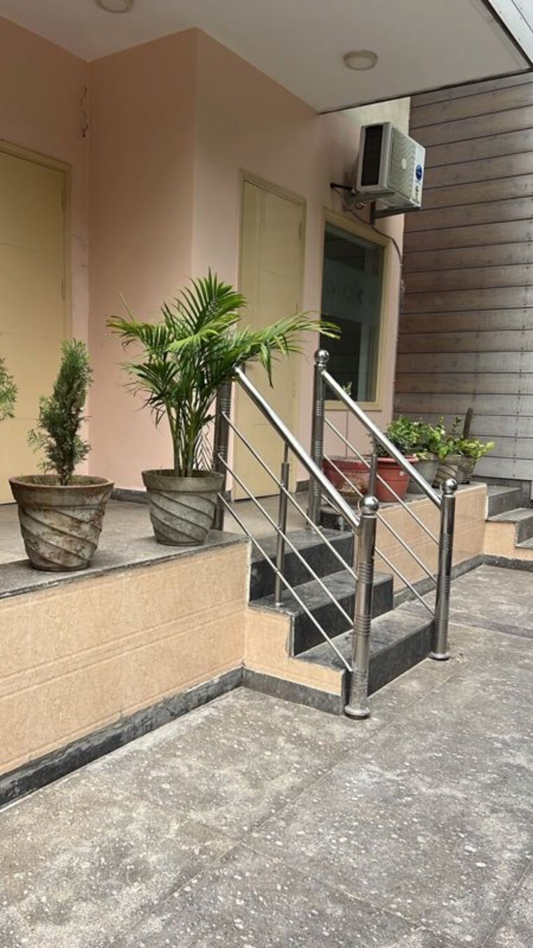 Gym, sector 40 3 Bedroom 2400 Sq.Ft. Builder Floor In Sector 40 Gurgaon 10492345