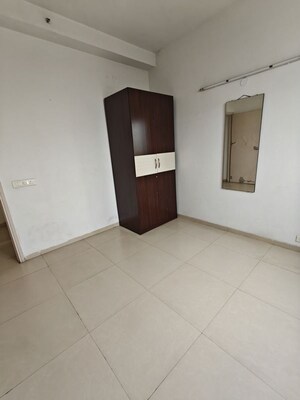 Room in 2 BHK Apartment at Vatika Gurgaon 21, Sector 83 – for Rent