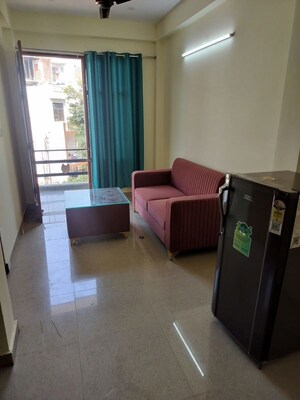 Team Area in 1 BHK Builder Floor at Sector 40 – for Rent