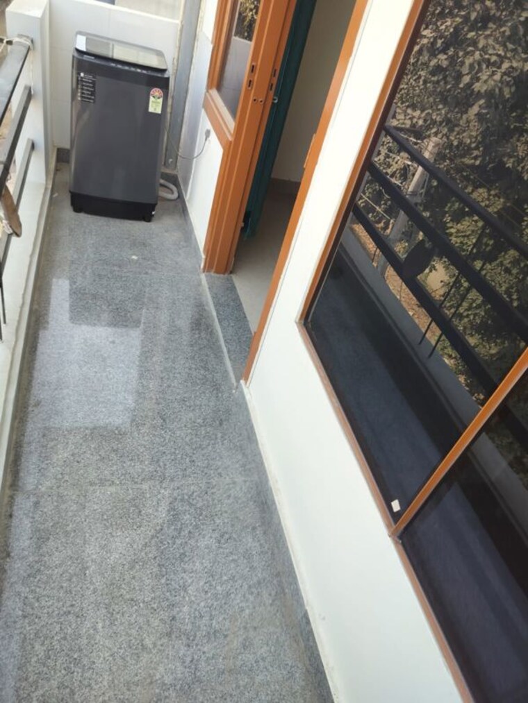 Balcony, sector 40 1 Bedroom 1000 Sq.Ft. Builder Floor In Sector 40 Gurgaon 10492351