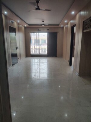 Room in 3 BHK Builder Floor at Sector 40 – for Rent