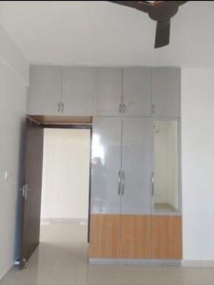 Room in 4 BHK Apartment at Ambika Florence Park, North Mullanpur – for Sale