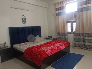 Bedroom in 3 BHK Builder Floor at Sector 40 – for Rent