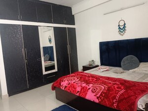 Bedroom in 3 BHK Builder Floor at Sector 40 – for Rent