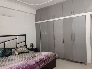 Bedroom in 3 BHK Builder Floor at Sector 40 – for Rent