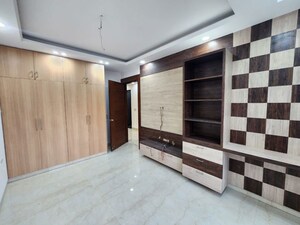 Room in 6+ BHK Villa at Indrapuram – for Sale