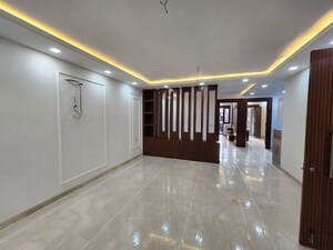 Room in 6+ BHK Villa at Indrapuram – for Sale
