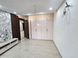 Room in 6+ BHK Villa at Indrapuram – for Sale