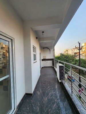 Building Lobby in 6+ BHK Villa at Indrapuram – for Sale
