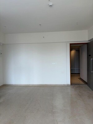 Room in 2 BHK Apartment at Lodha Bellagio, Powai – for Rent