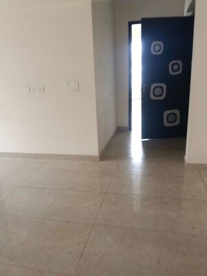 Room in 3 BHK Builder Floor at Laxman Chowk – for Rent