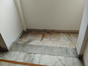 Furnished Amenities in 1.5 BHK Apartment at Mewala Maharajpur – for Rent