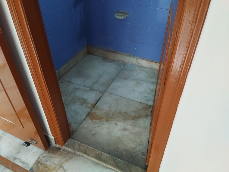 Room, mewala maharajpur 1.5 Bedroom 500 Sq.Ft. Apartment In Mewala Maharajpur Faridabad 10492448