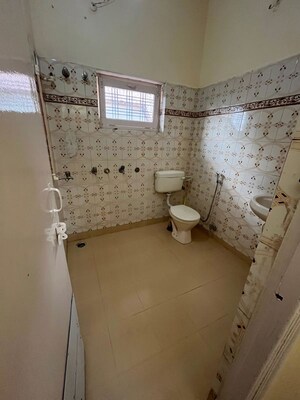 Bathroom in 2 BHK Independent House at Indira Nagar – for Rent