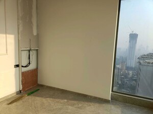 Room in 3 BHK Apartment at Prestige Jasdan Classic, Mahalaxmi – for Rent