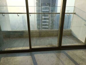 Room in 3 BHK Apartment at Prestige Jasdan Classic, Mahalaxmi – for Rent