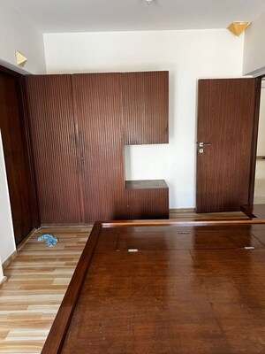 Room in 2 BHK Apartment at Anmol CHS Goregaon, Goregaon West – for Rent