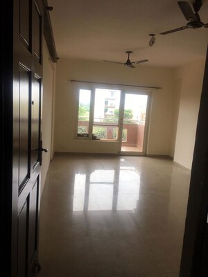 Room in 3 BHK Apartment at Spr Imperial Estate, Sector 82 – for Sale