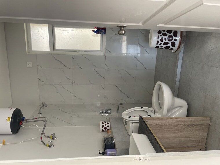 Bathroom, silverglades-the-melia 2.5 Bedroom 1425 Sq.Ft. Apartment In Sohna Sector 35 Gurgaon 10492575