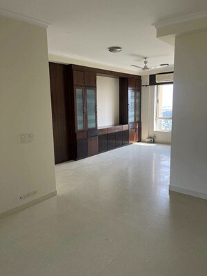 Room in 2 BHK Apartment at Pioneer Park Araya, Sector 61 – for Sale
