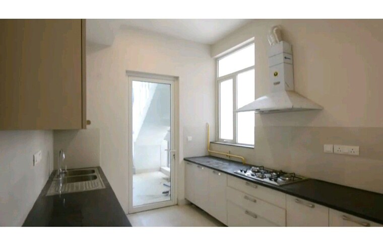 Kitchen, ireo-victory-valley 4 Bedroom 2864 Sq.Ft. Apartment In Sector 67 Gurgaon 10492628