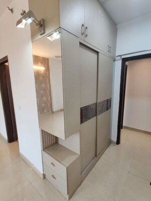 Room in 3 BHK Apartment at Elite Golf Green, Sector 79 – for Sale