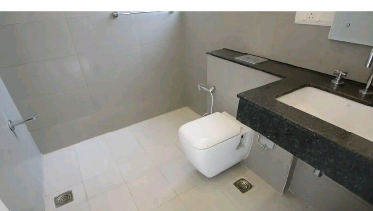 Bathroom, ireo-victory-valley 4 Bedroom 3200 Sq.Ft. Apartment In Sector 67 Gurgaon 10492649