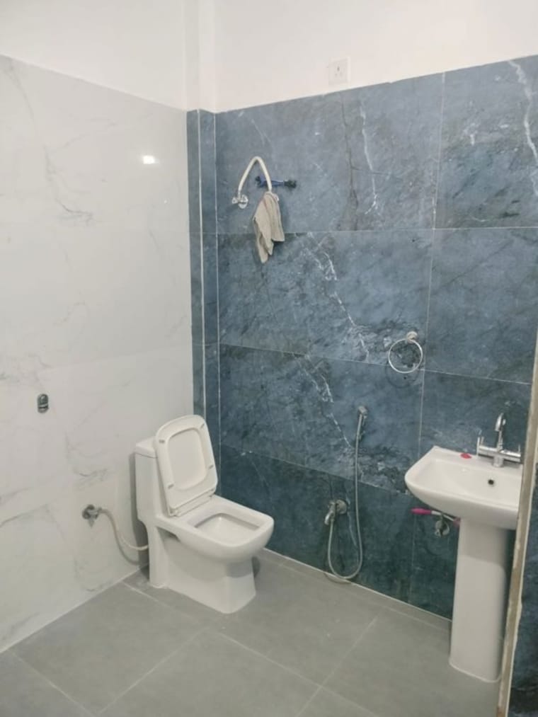Bathroom, vikrant khand Commercial Office Space 2210 Sq.Ft. In Vikrant Khand Lucknow 10492650