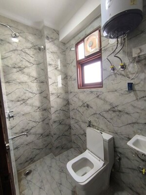Bathroom in 1 BHK Apartment at Saket – for Rent