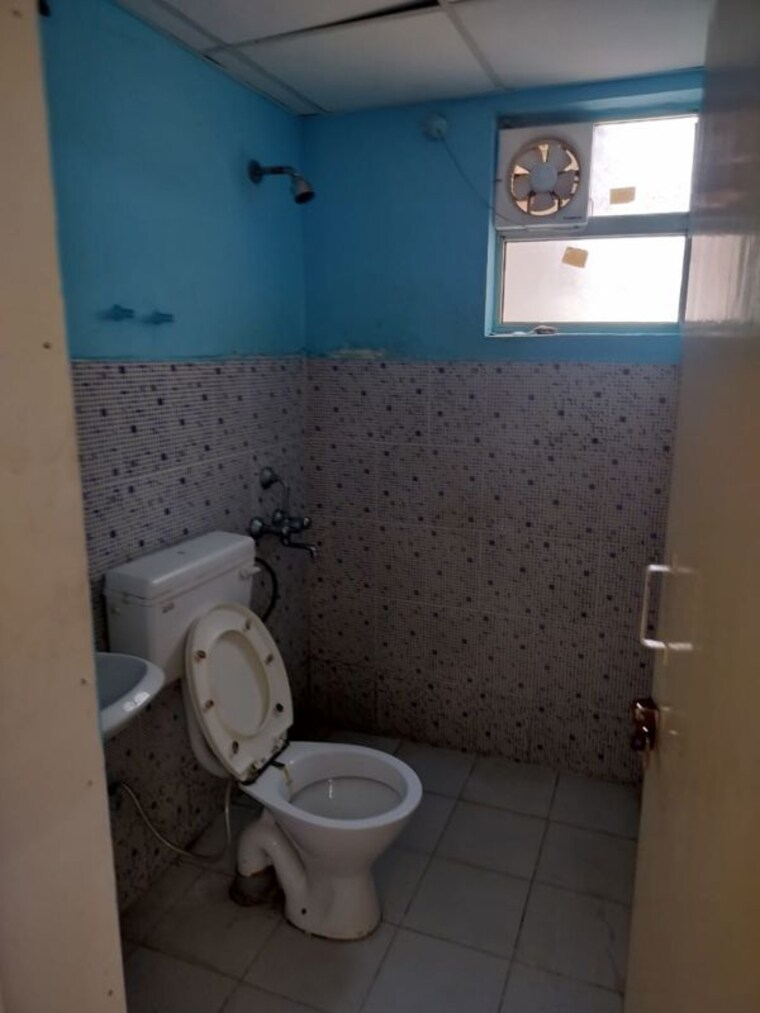 Bathroom, suncity-avenue-102 2 Bedroom 632 Sq.Ft. Apartment In Sector 102 Gurgaon 10492844