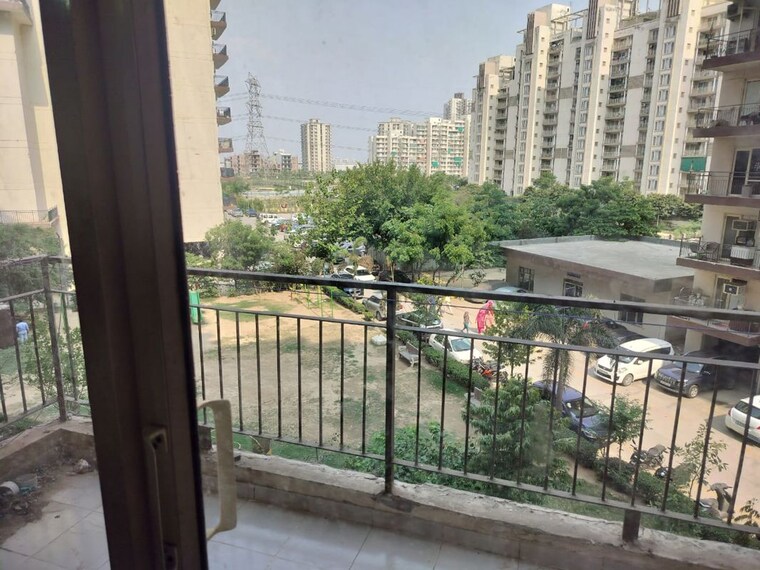 Balcony, suncity-avenue-102 2 Bedroom 632 Sq.Ft. Apartment In Sector 102 Gurgaon 10492844
