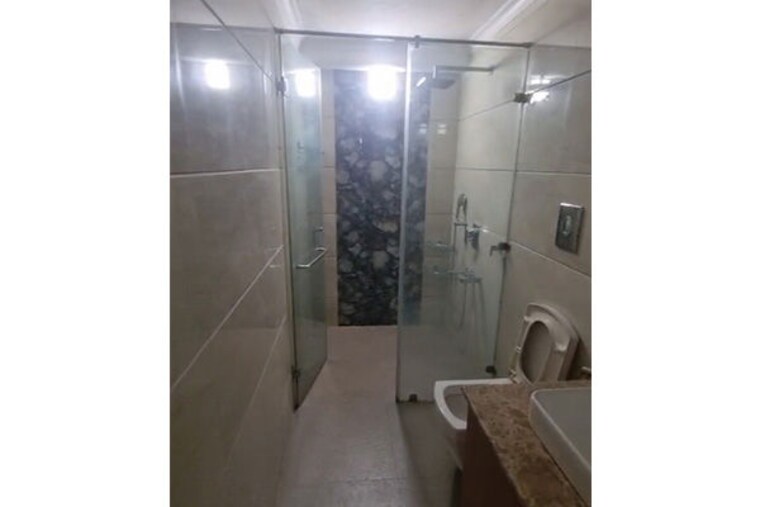 Bathroom, ashok vihar 3 Bedroom 1100 Sq.Ft. Apartment In Ashok Vihar Delhi 10457848