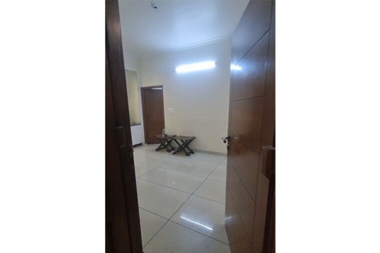 Bathroom, ashok vihar 3 Bedroom 1100 Sq.Ft. Apartment In Ashok Vihar Delhi 10457848