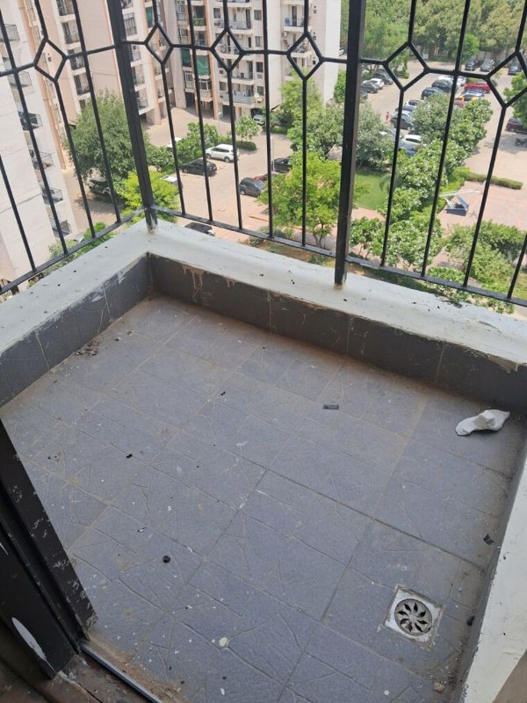 Balcony, umang-summer-palms 2.5 Bedroom 1248 Sq.Ft. Apartment In Sector 86 Faridabad 10492911