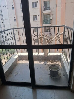 Kitchen in 2.5 BHK Apartment at Umang Summer Palms, Sector 86 – for Sale