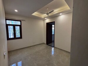 Room in 2 BHK Builder Floor at Sector 42 – for Rent