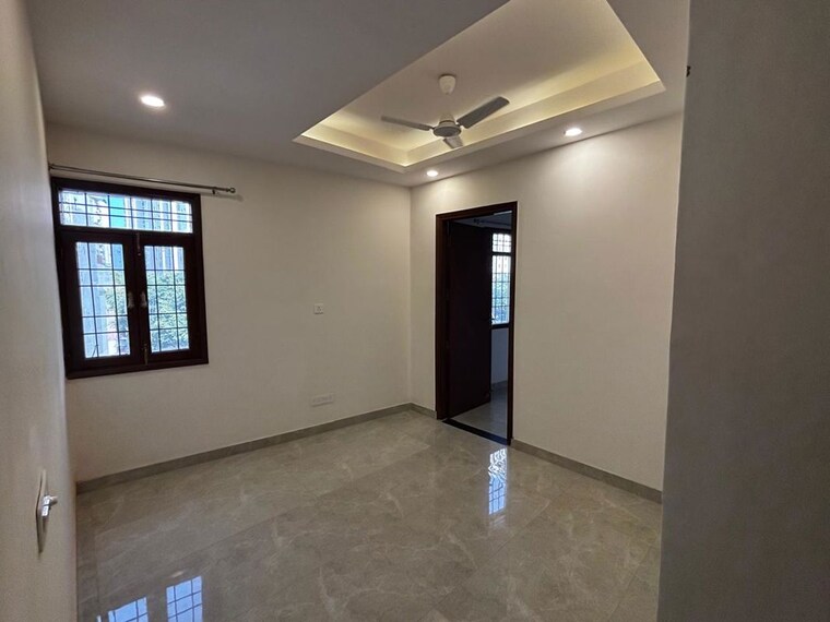 Room, sector 42 2 Bedroom 105 Sq.Yd. Builder Floor In Sector 42 Gurgaon 10492871