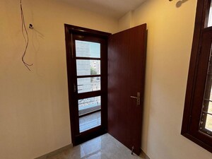 Room in 2 BHK Builder Floor at Sector 42 – for Rent