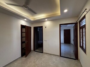 Room in 2 BHK Builder Floor at Sector 42 – for Rent