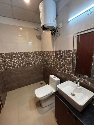 Team Area in 2 BHK Builder Floor at Sector 42 – for Rent
