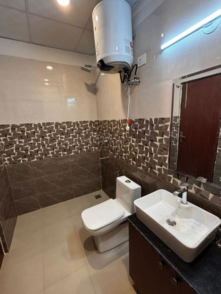 Team Area, sector 42 2 Bedroom 105 Sq.Yd. Builder Floor In Sector 42 Gurgaon 10492871