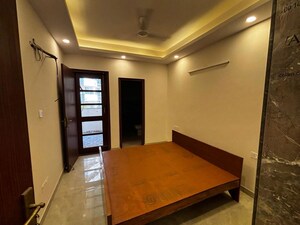 Bedroom in 2 BHK Builder Floor at Sector 42 – for Rent