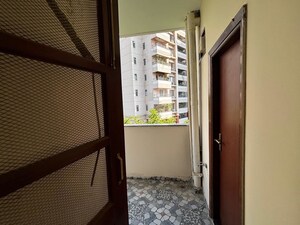 Building Lobby in 2 BHK Builder Floor at Sector 42 – for Rent
