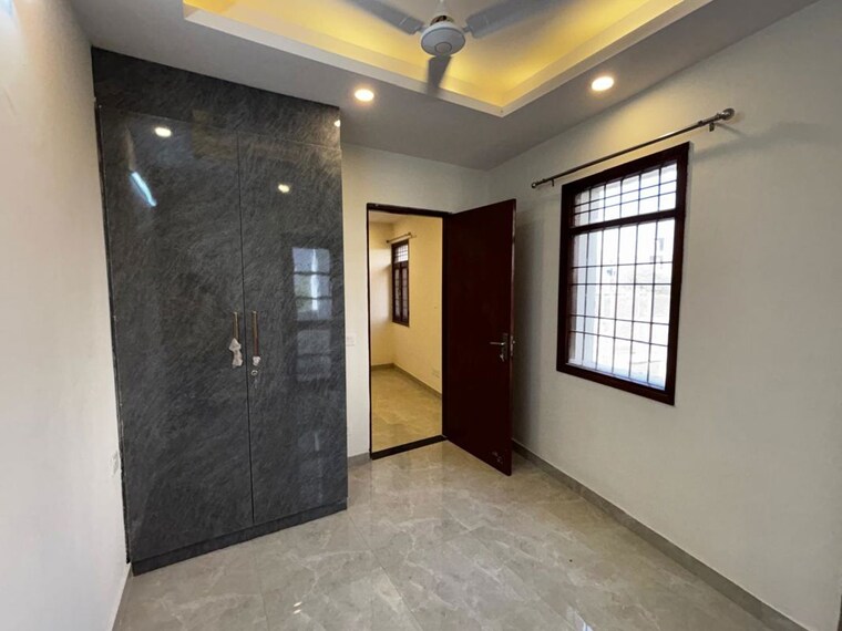 Room, sector 42 2 Bedroom 105 Sq.Yd. Builder Floor In Sector 42 Gurgaon 10492871