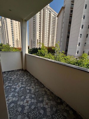 Balcony in 2 BHK Builder Floor at Sector 42 – for Rent