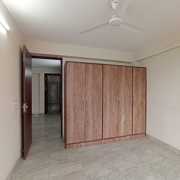 Room, sector 46 2 Bedroom 200 Sq.Yd. Builder Floor In Sector 46 Gurgaon 10492970
