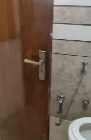 Furnished Amenities in 3 BHK Apartment at Sector 6 Dwarka – for Rent
